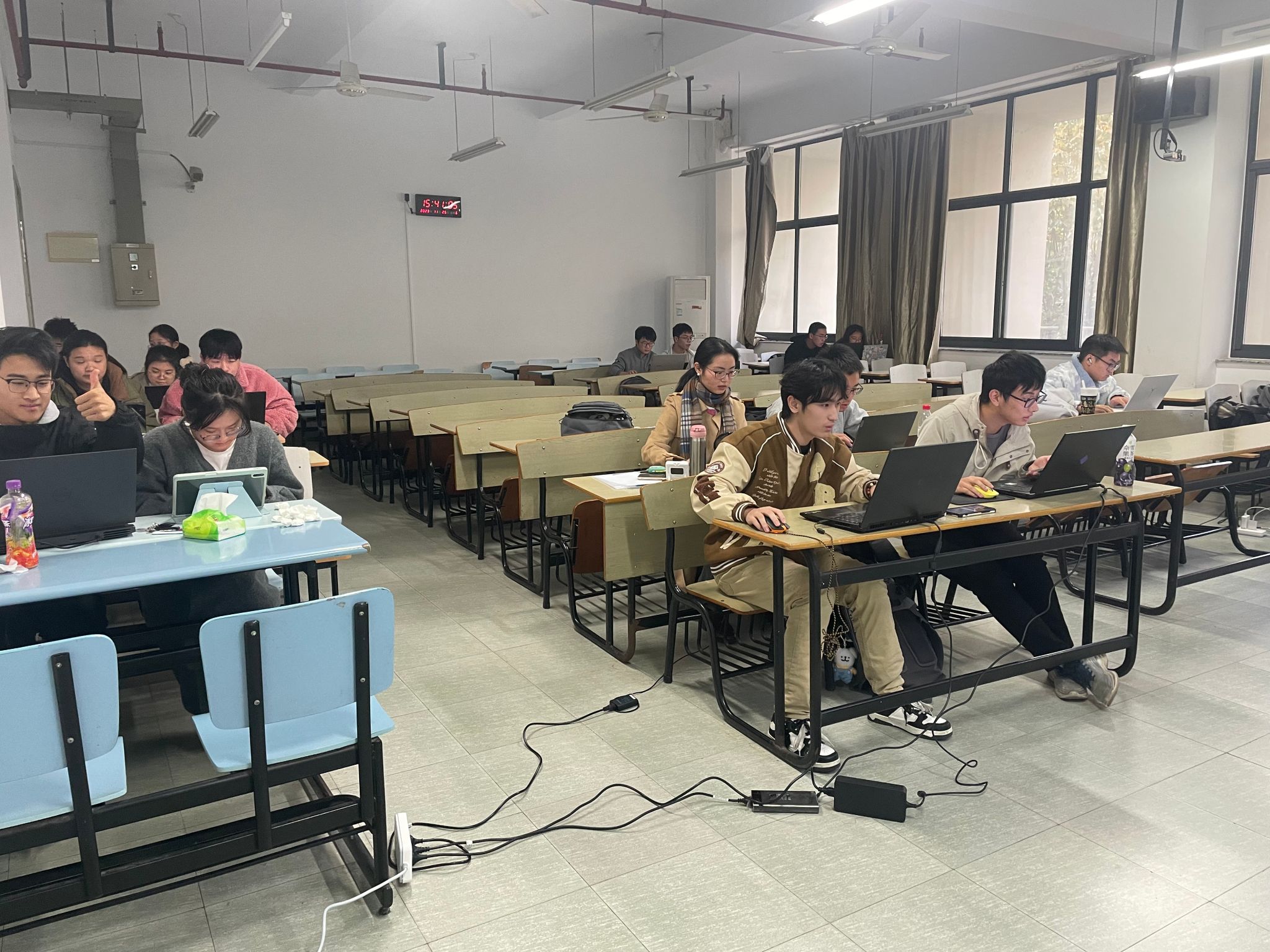 比赛现场2.jpg