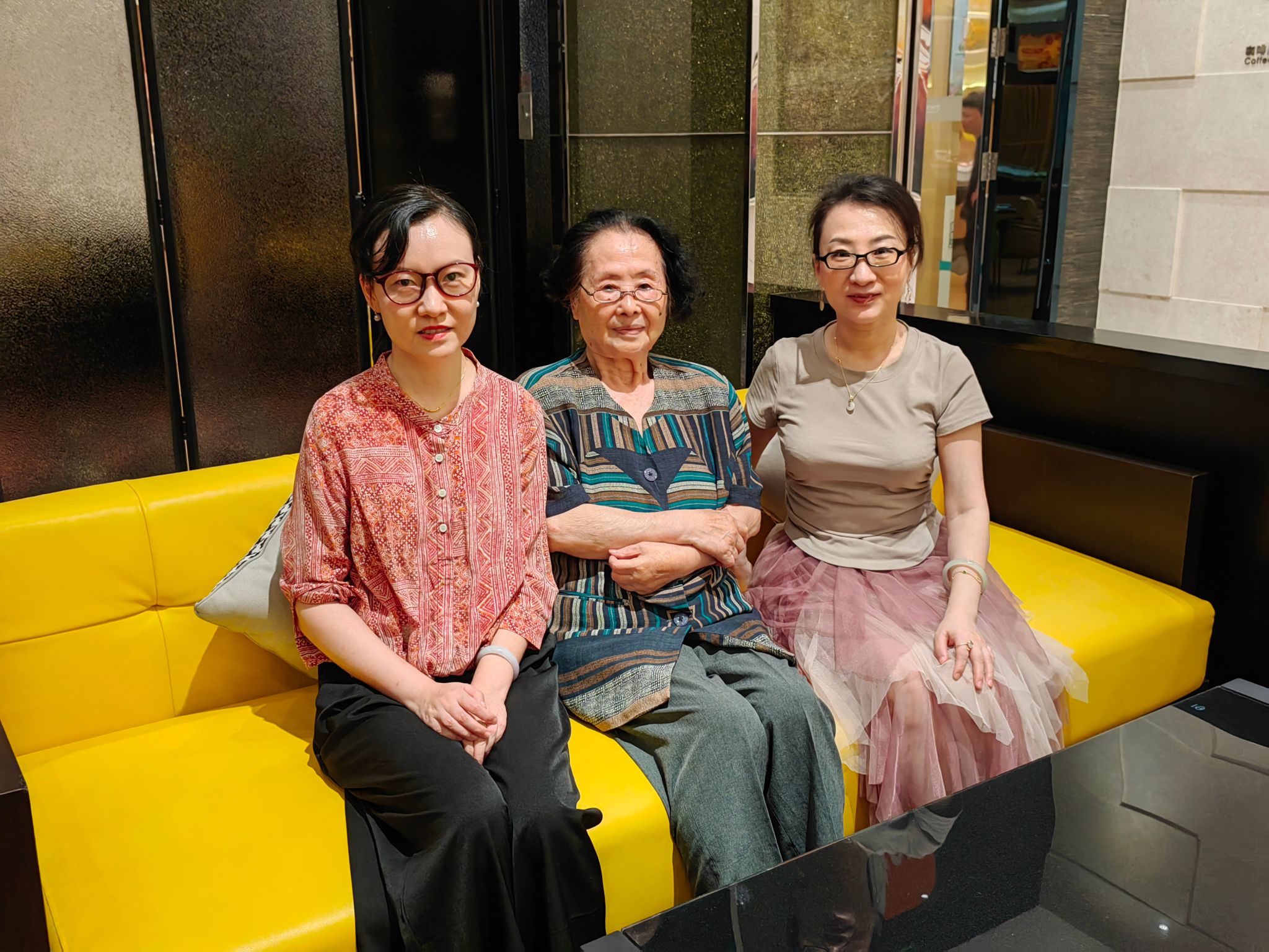 2走访慰问傅克诚老师.jpg