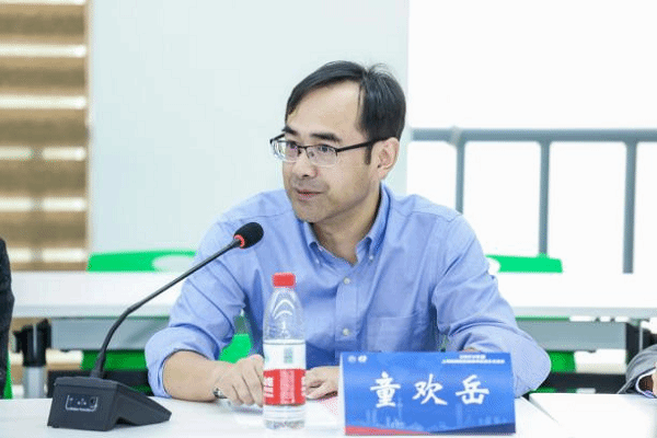 童欢岳老师.png